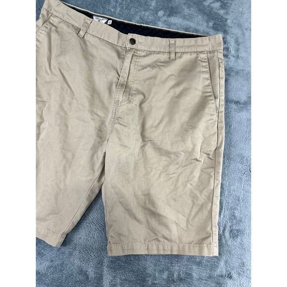 men's Brown Volcom chino shorts size 38 excellent condition - Picture 8 of 10